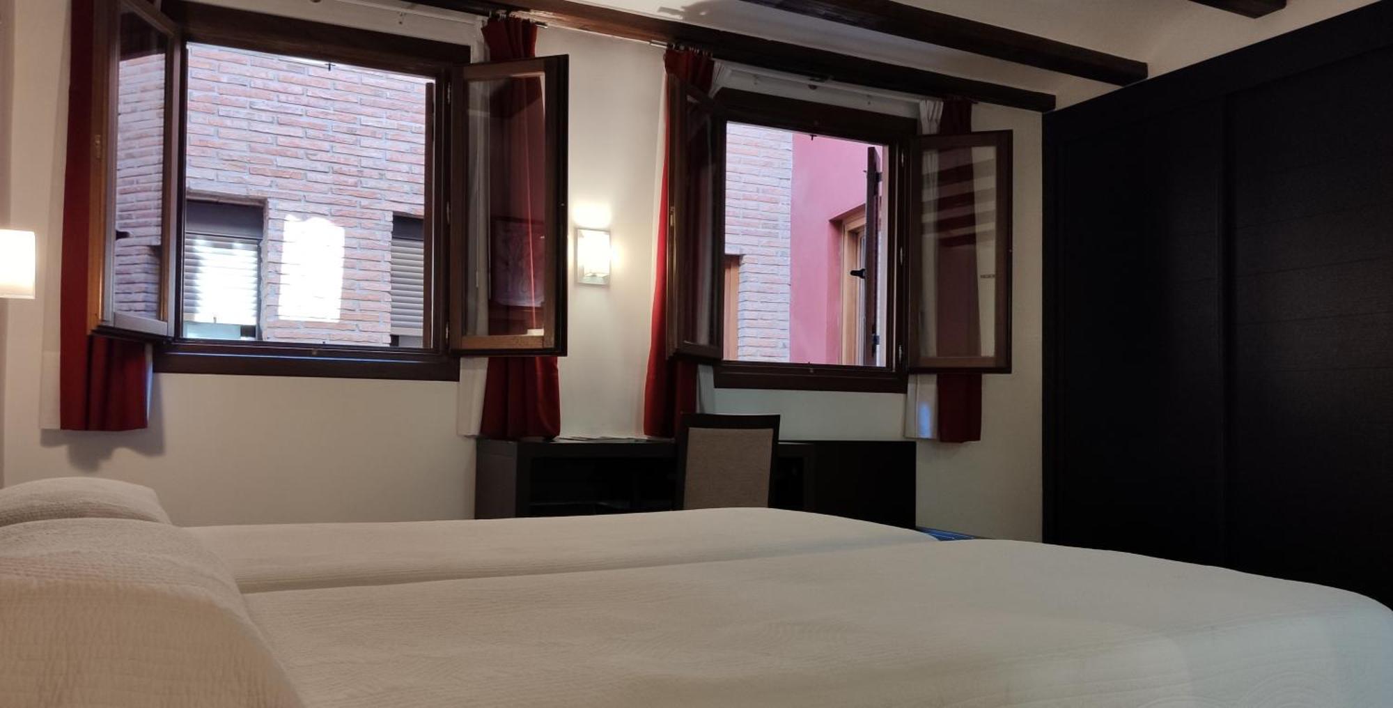 Hotel Rey Sancho Navarrete Værelse billede